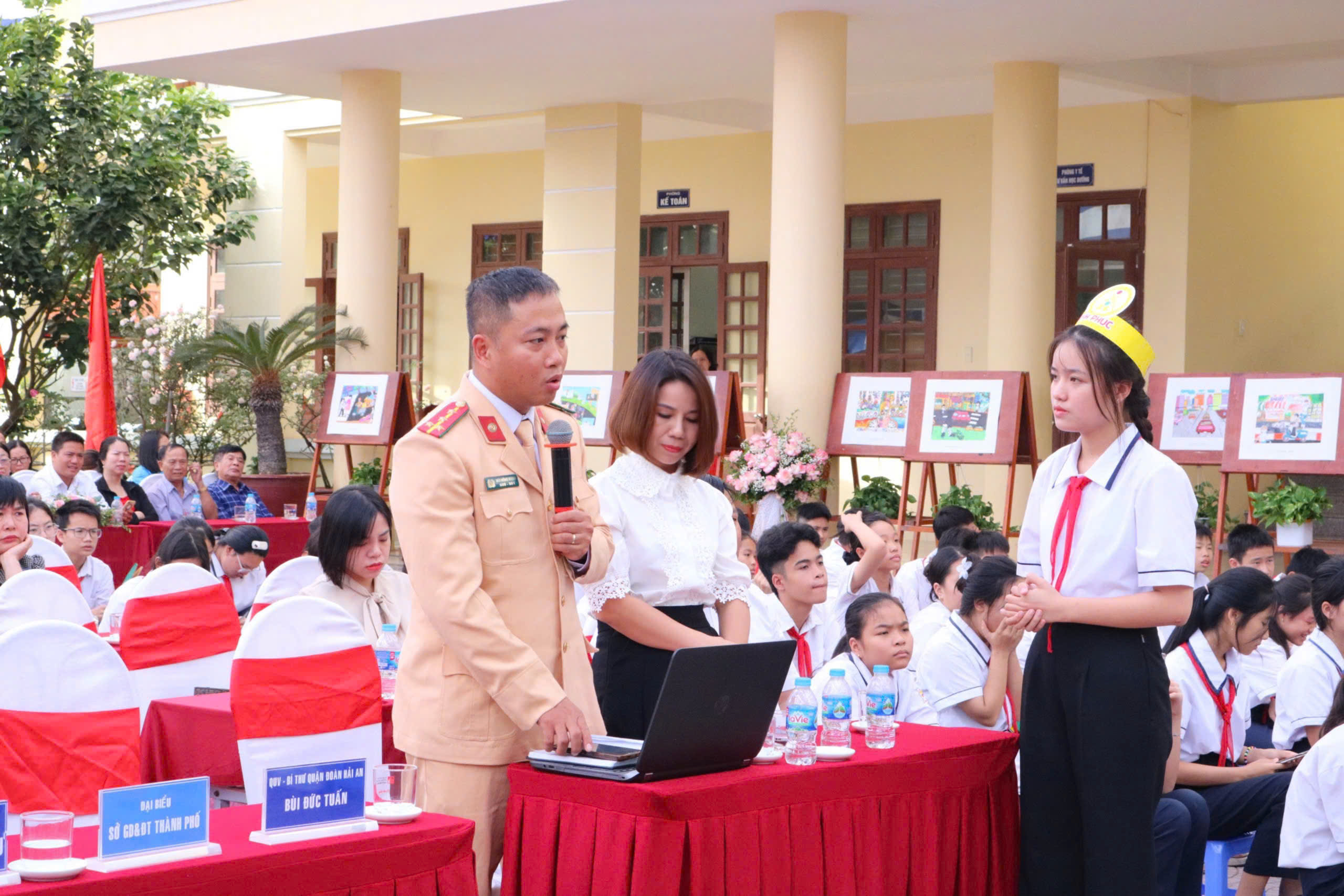 Trường THCS Nam Hải tổ chức chuyên đề “Giáo dục kiến thức, kỹ năng tham gia giao thông an toàn cho học sinh THCS Nam Hải thông qua chủ đề dạy học Giáo dục công dân lớp 9”